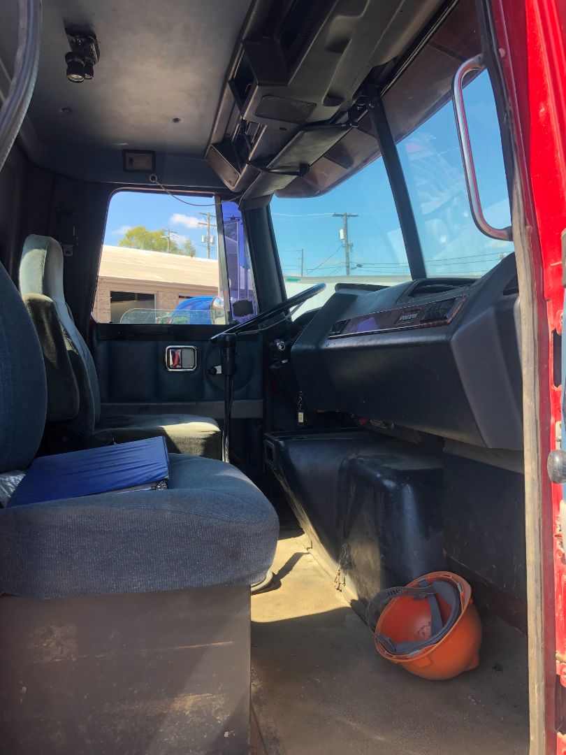 1996 VOLVO WG64 - Image 15